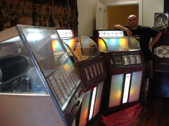 Musicola F-100, E40/10 and M12/10C shown by Frog in his Lounge Room